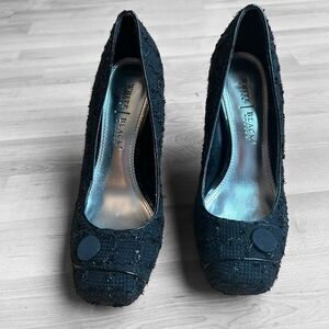 White House Black Market Textured Stiletto Heels Size 7